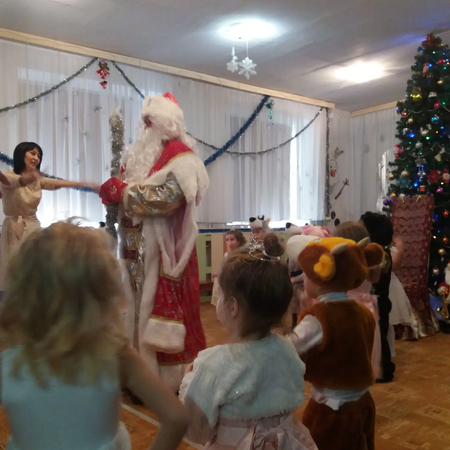 Новый год уж на пороге...