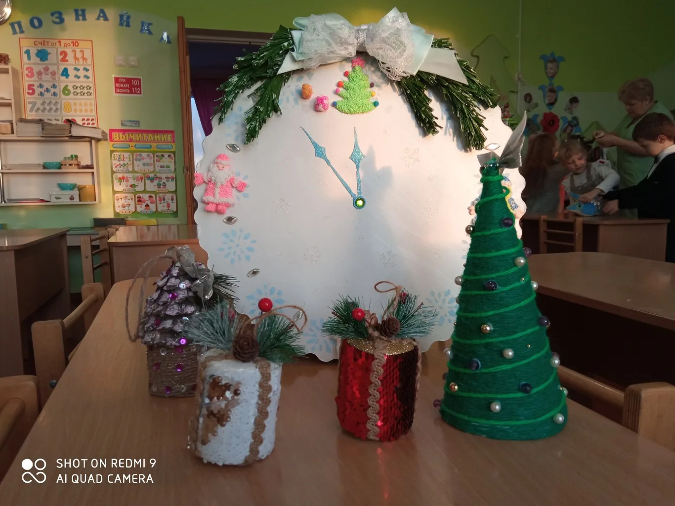 Выставка поделок  "Новогодние  фантазии"