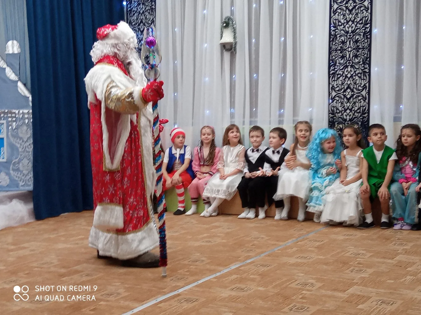 Новый год уж на пороге...